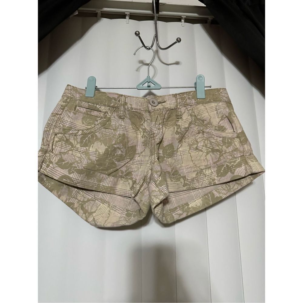 NOBO No Boundaries olive with some blush pink floral detailing cuffed shorts